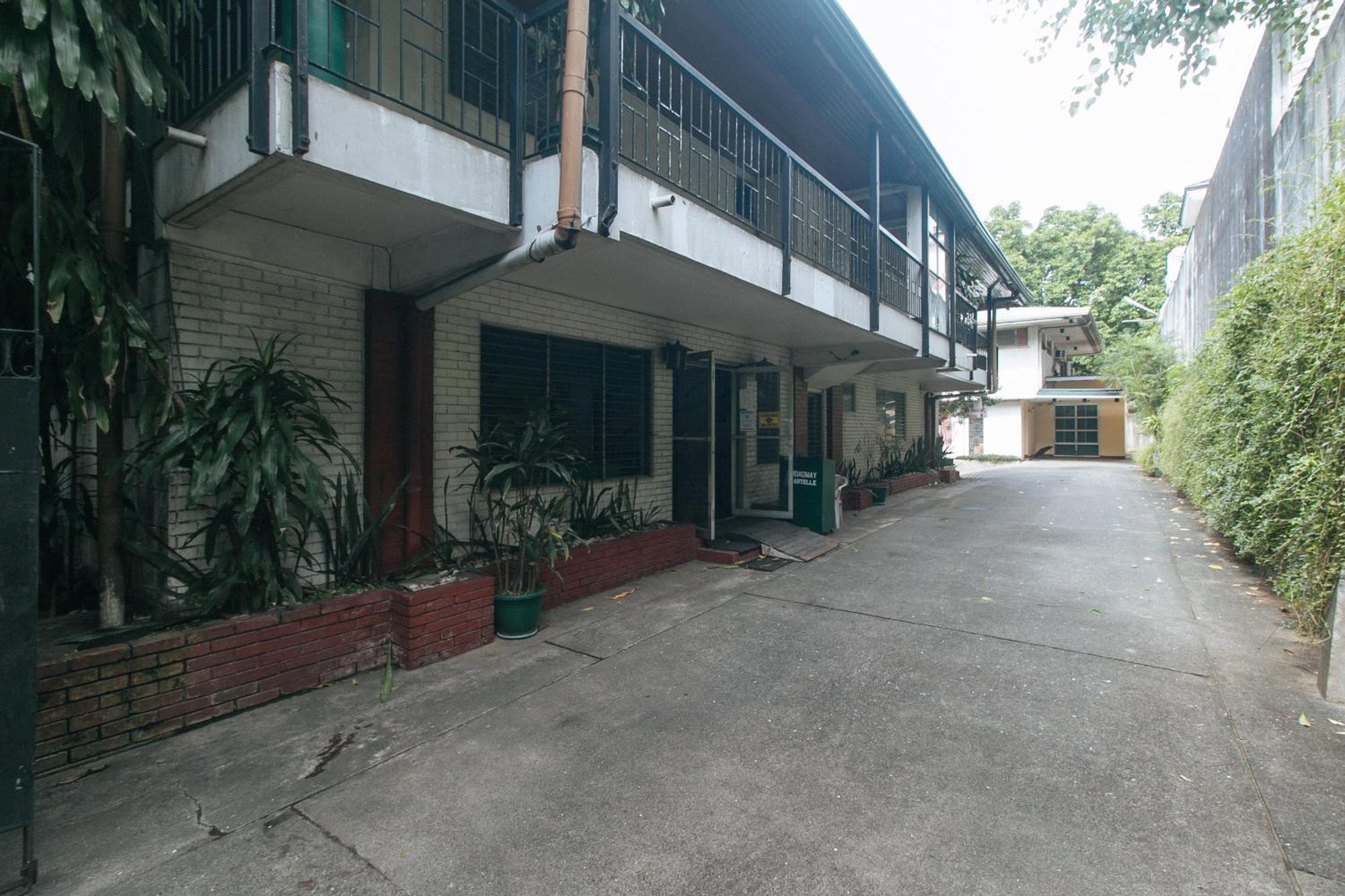 Reddoorz At Broadway Court Apartelle Quezon City Exterior photo